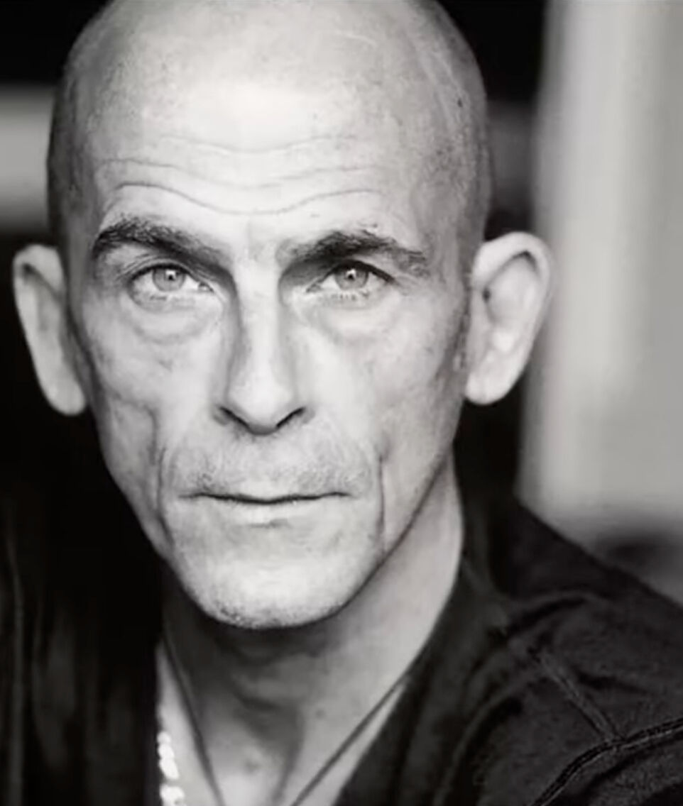 Emmanuel Karsen neden öldü? Ünlü seslendirme sanatçısının ölüm sebebi araştırılıyor Emmanuel Karsen neden öldü? Ünlü seslendirme sanatçısının ölüm sebebi araştırılıyor - 1. Resim