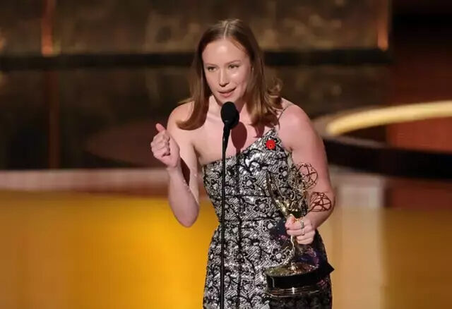 Emmy Ödülleri'ne damga vurdu! İspanyol aktör Javier Bardem'den kırmızı halıda ''Gazze'' çıkışı Emmy Ödülleri'ne damga vurdu! İspanyol aktör Javier Bardem'den kırmızı halıda ''Gazze'' çıkışı - 2. Resim