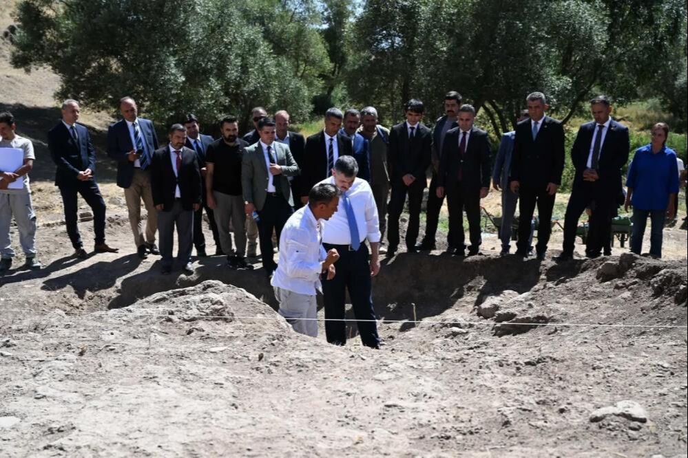 Geçmişi 5 bin yıl öncesine dayanıyor! Üzerinde insan ve hayvan figürleri var - 2. Resim