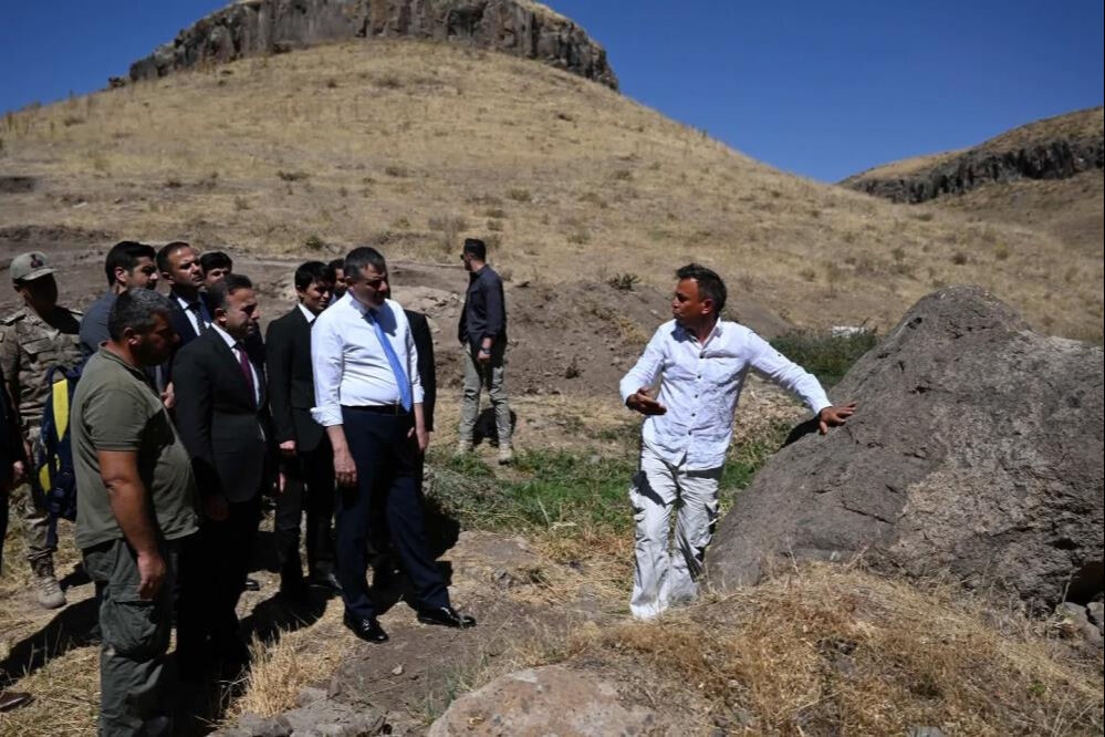 Geçmişi 5 bin yıl öncesine dayanıyor! Üzerinde insan ve hayvan figürleri var - 1. Resim