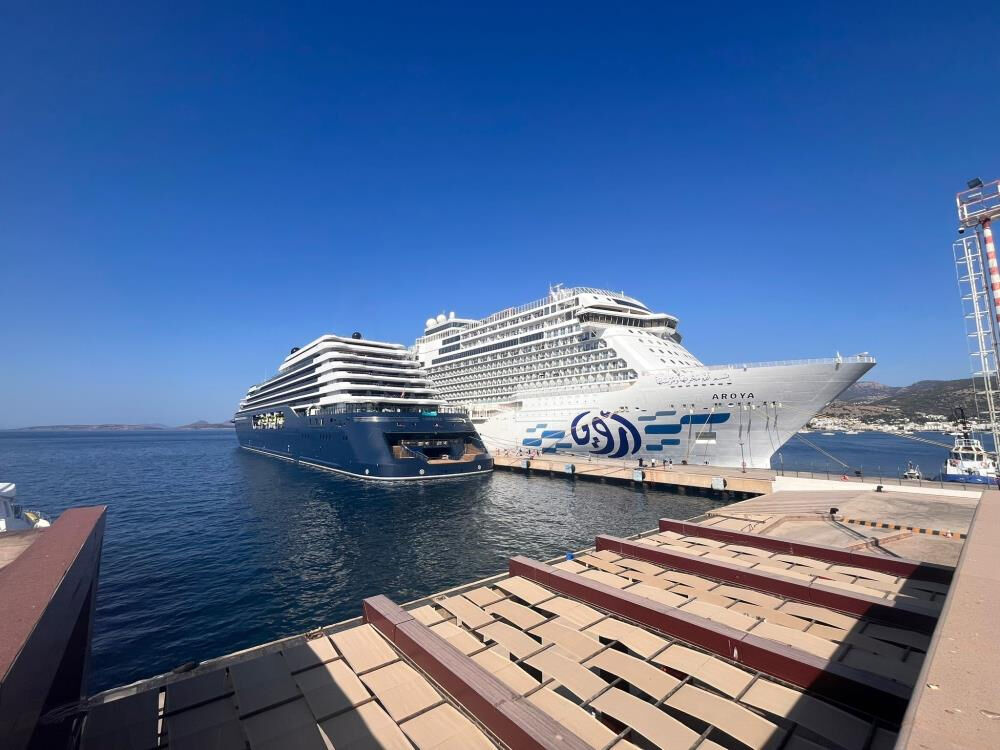 Gemiler limana yanaştı: Yüzlerce ABD'li ve Suudi turist Bodrum'a geldi! Gemiler limana yanaştı: Yüzlerce ABD'li ve Suudi turist Bodrum'a geldi! - 2. Resim