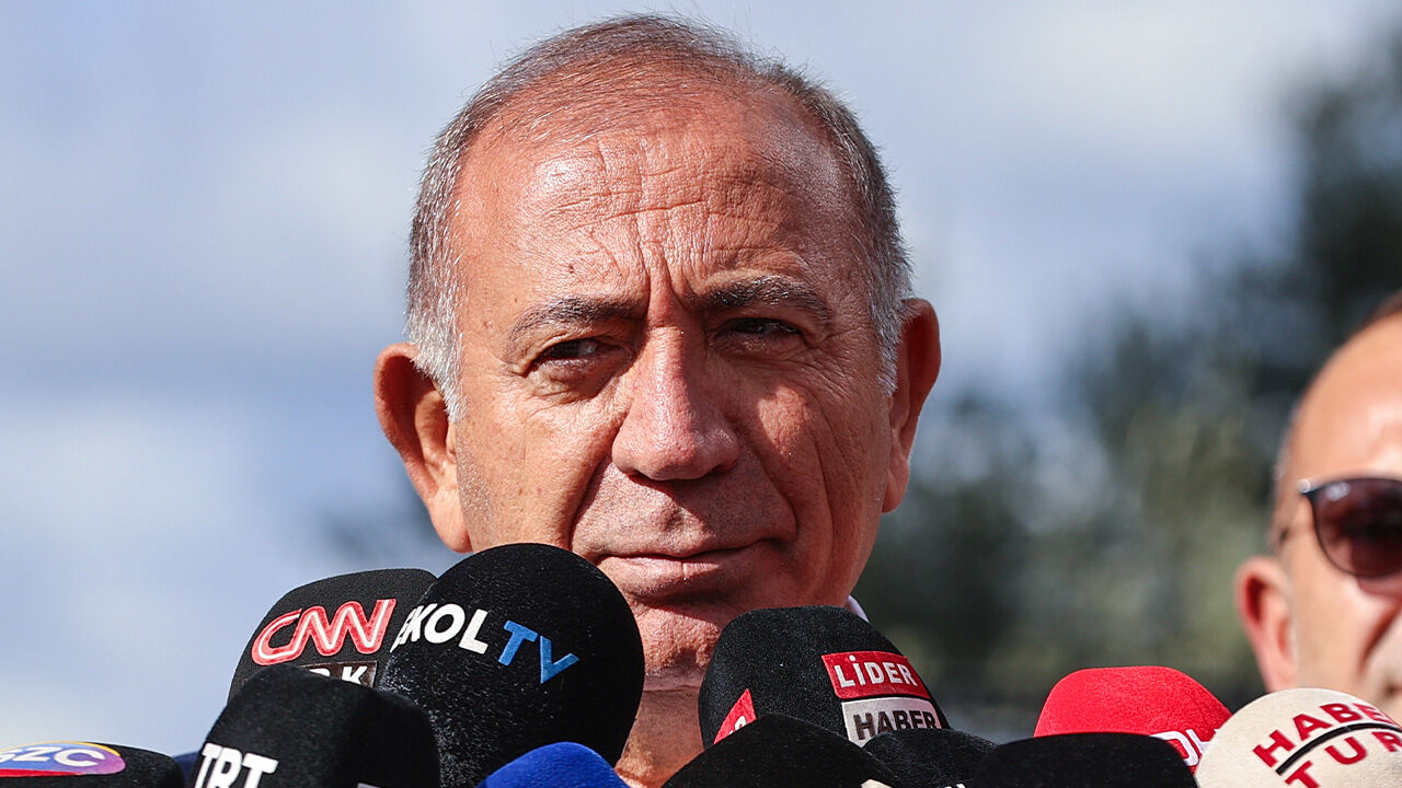 Gürsel Tekin'den 'erteleme' kararı sonrası ilk açıklama - 1. Resim