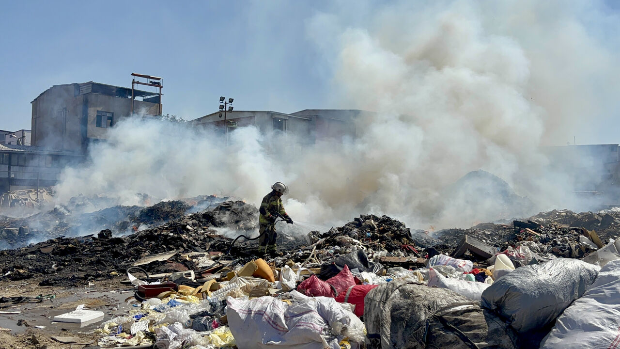İzmir'den gelen görüntüler pes dedirtmeye devam ediyor: Vatandaş dışarı çıkamıyor! - 3. Resim