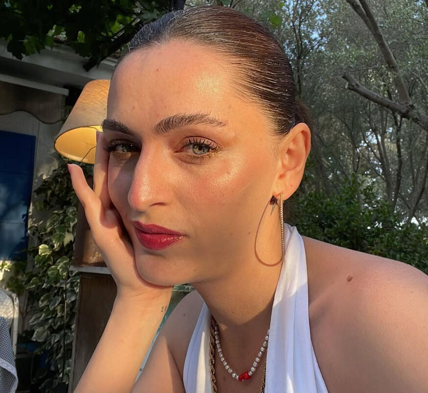 Kızılcık Şerbeti senaristi Merve Göntem kimdir? Dizinin yayından kaldırılacağı iddiaları ile gündeme geldi! - 1. Resim