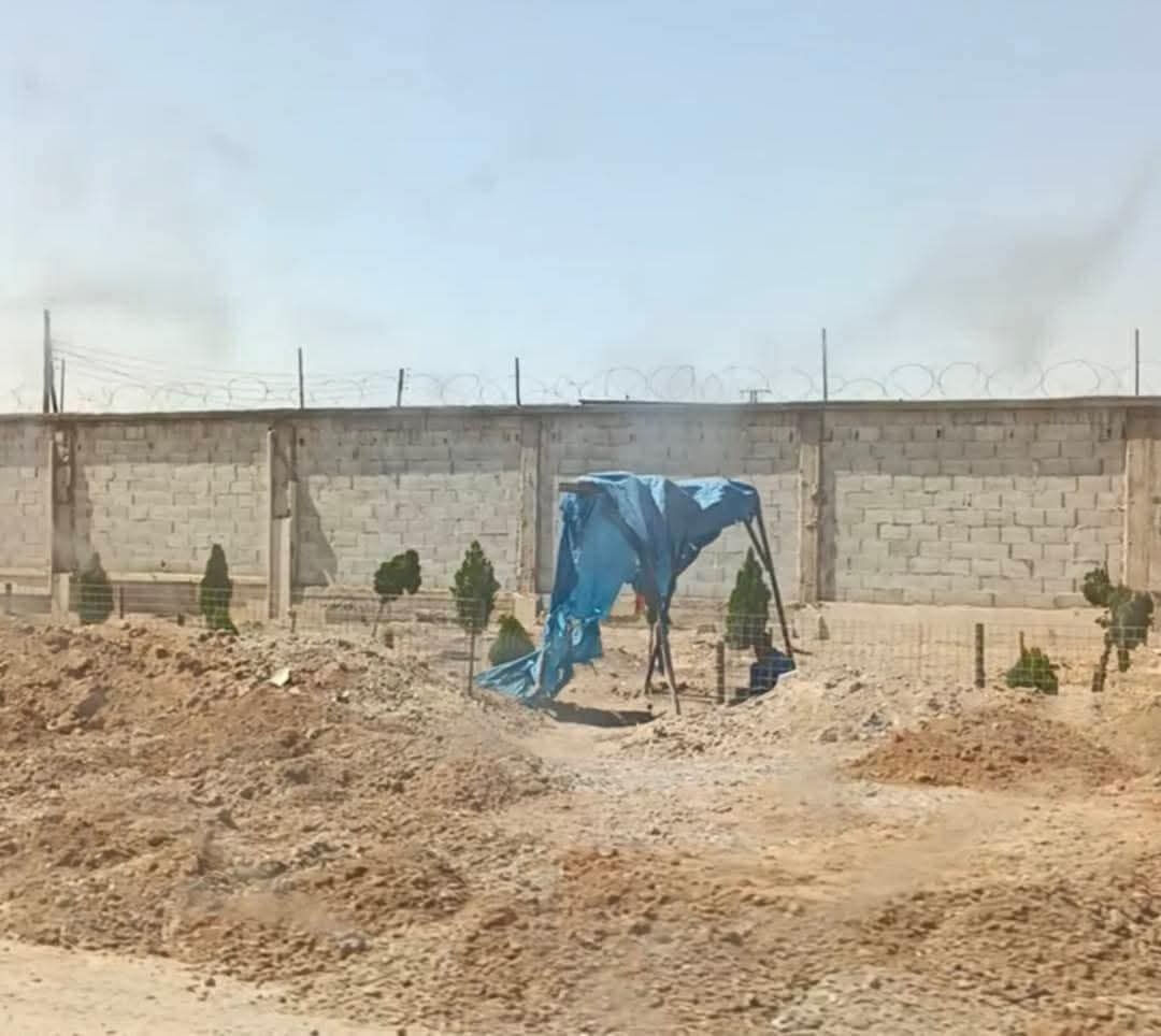 Rakka’da YPG’nin gizli tünelleri ortaya çıktı: Türkiye’ye doğru kazılıyor! Turkiyegazetesi.com.tr’nin ulaştığı özel bilgilere göre,Rakka'da YPG’nin yeraltı kazı faaliyetleri Türkiye sınırına doğru hızla ilerliyor.