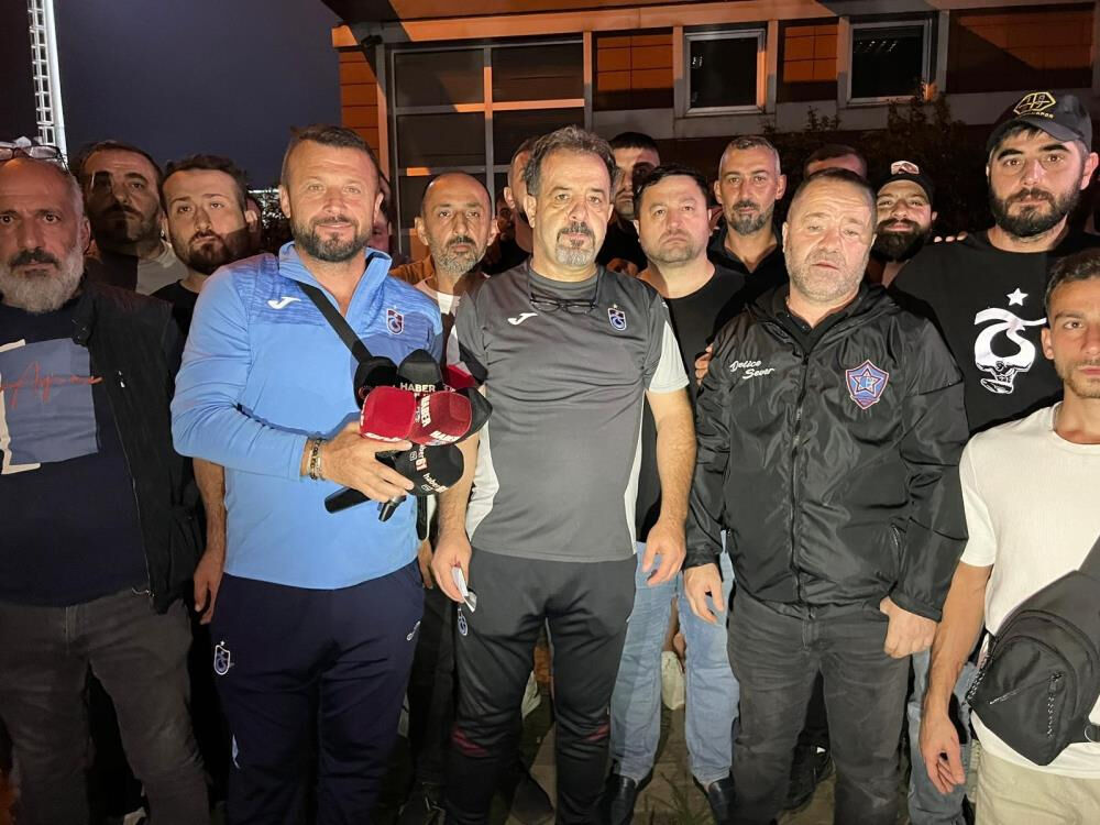 Trabzonspor taraftarlarından TFF binası önünde protesto - 2. Resim