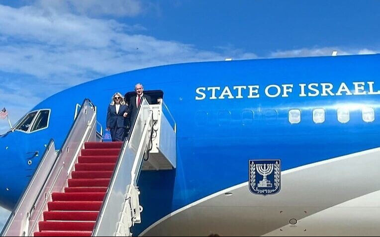 Tutuklanma korkusu Netanyahu’yu mahsur bıraktı! Gazeteciler uçaktan çıkarıldı - 1. Resim
