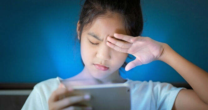 Uzmanlar uyardı! Ekran bağımlılığı, vücudu savunmasız bırakıyor Uzmanlar uyardı! Ekran bağımlılığı, vücudu savunmasız bırakıyor - 2. Resim