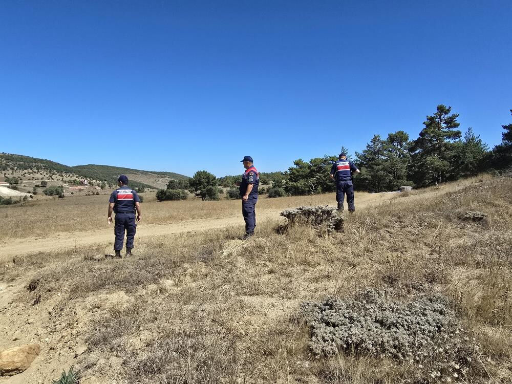 2 kilosu 15 kişiye 1 yıl yetiyor! Salep soğanını izinsiz koparana 557 bin TL ceza var 2 kilosu 15 kişiye 1 yıl yetiyor! İzinsiz koparana ise 557 bin TL ceza var... - 1. Resim