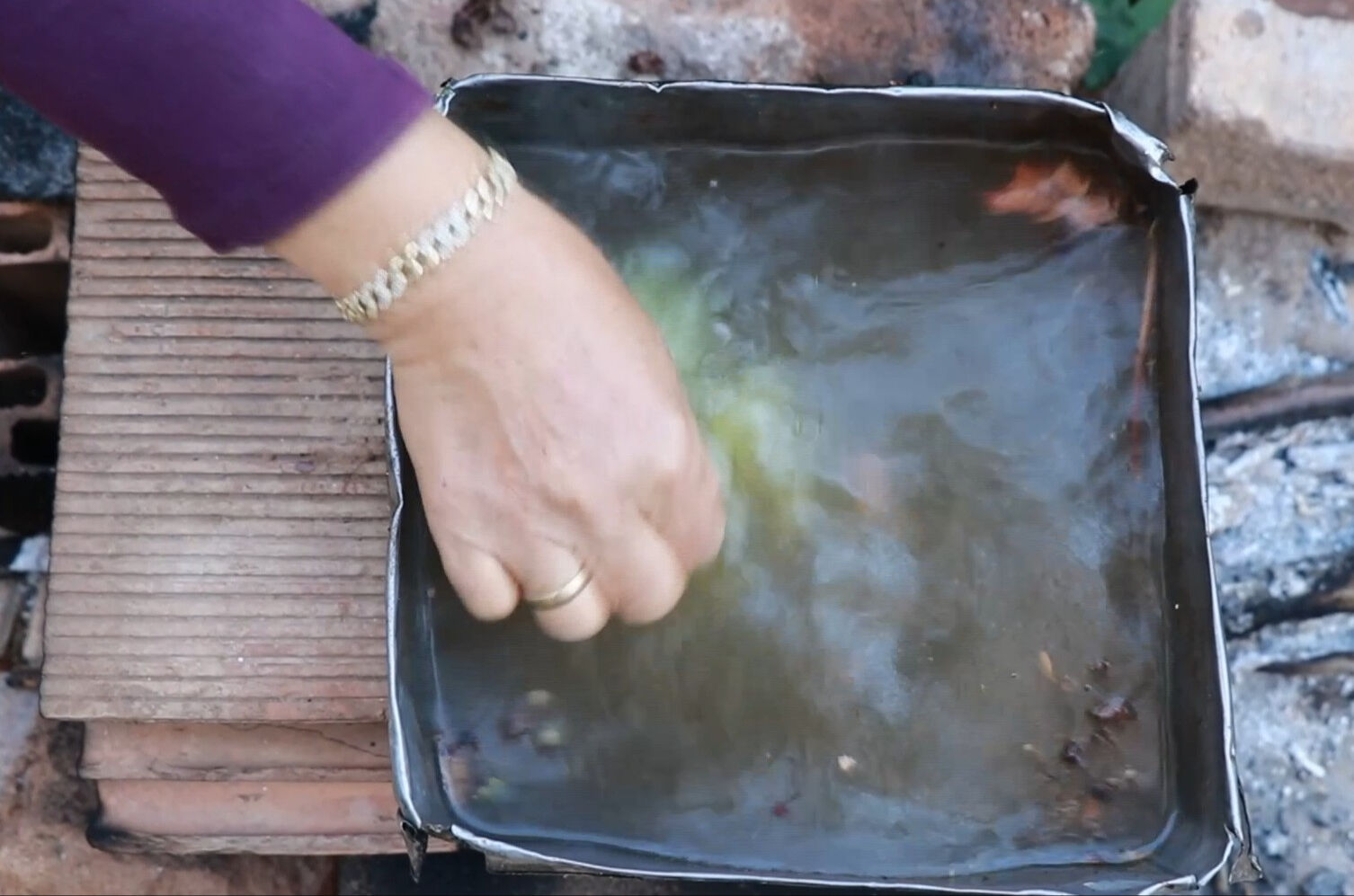 5 kilo yaş üründen 1 kilo kurusu çıkıyor! Torosların yeşil altınında hasat başladı, 100 liradan satışta - 1. Resim