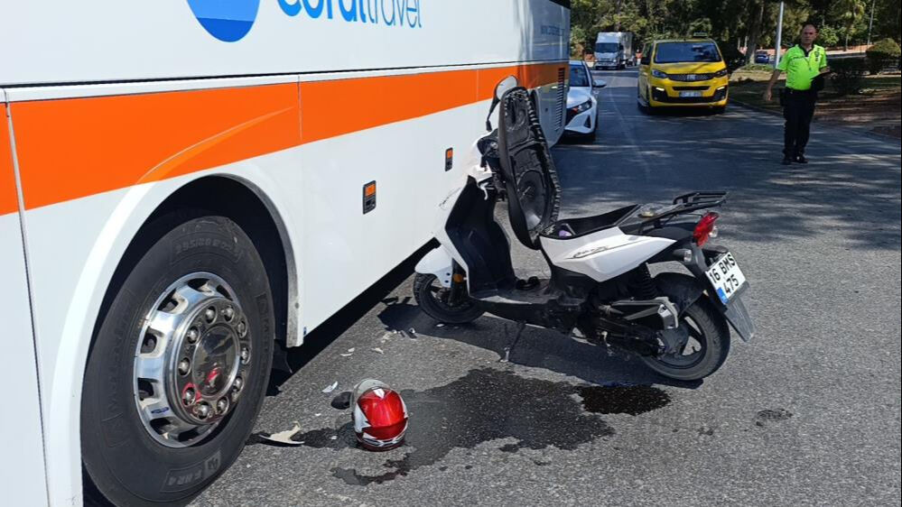 Antalya'da ilginç olay! Yaralı turist parayı duyunca ambulanstan indi Antalya'da ilginç olay! Yaralı turist parayı duyunca ambulanstan indi - 1. Resim
