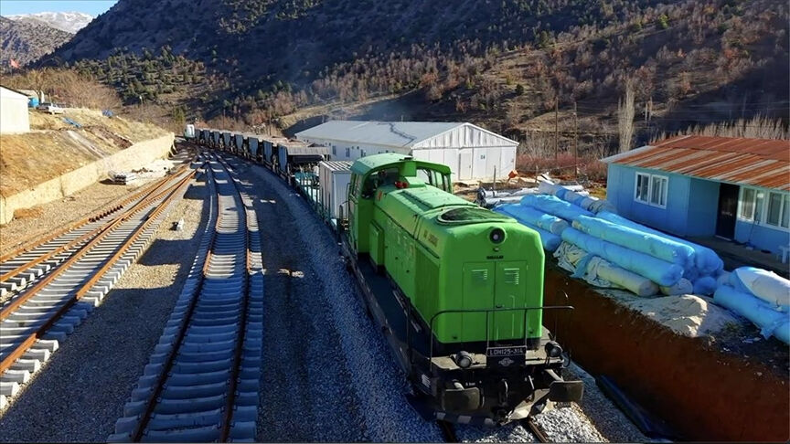 Bakan Uraloğlu duyurdu, ilk tren yola çıktı! Malatya-Gölbaşı-Narlı-Nurdağı demir yolu hattında heyecanlandıran gelişme Bakan Uraloğlu duyurdu, ilk tren yola çıktı! Malatya-Gölbaşı-Narlı-Nurdağı demir yolu hattında heyecanlandıran gelişme - 1. Resim