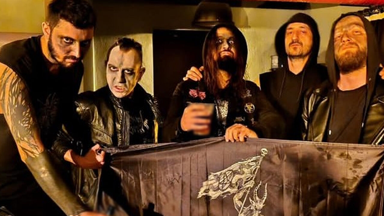 Dini değerlere hakaret etmişlerdi! Rock grubu üyeleri tutuklandı - 1. Resim