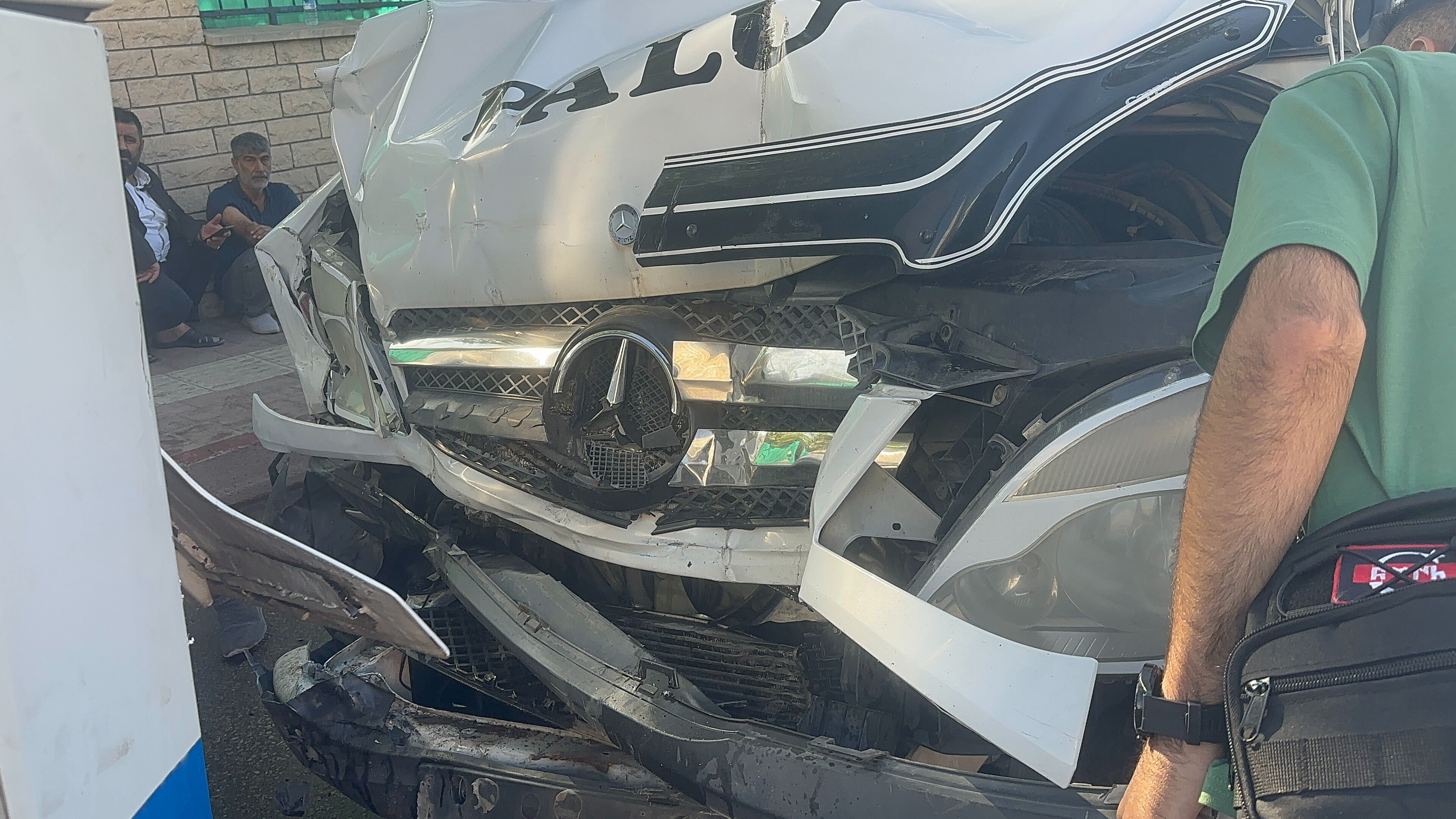 Elazığ'da minibüs ile otobüs çarpıştı! Çok sayıda yaralı var - 1. Resim