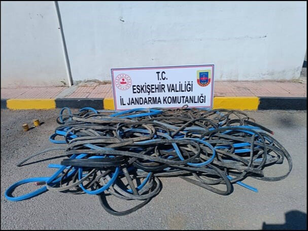Eskişehir'de elektrik kablolarını çalan 2 kişi tutuklandı - 2. Resim