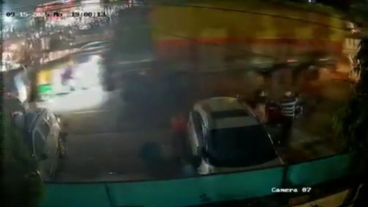 Hindistan'da alkollü sürücü dehşeti! Çok sayıda ölü ve yaralı var - 1. Resim