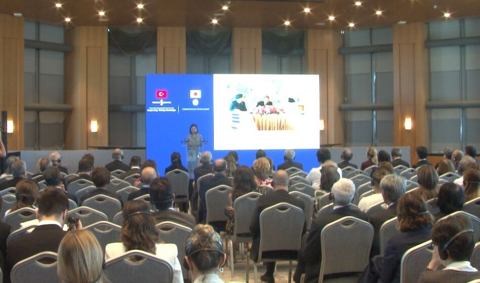 Japonya Prensesi'nden konferans: 