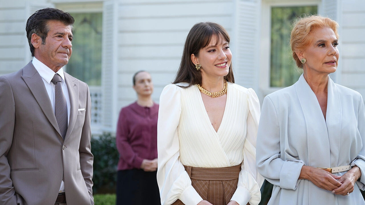 Kıskanmak dizisi Nalan kimdir, kaç yaşında, nereli? Beril Pozam’ın hayatı ve biyografisi - 2. Resim