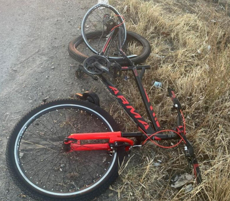 Manisa'da kamyonetin çarptığı bisikletli kurtarılamadı - 1. Resim