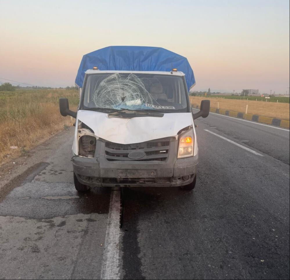 Manisa'da kamyonetin çarptığı bisikletli kurtarılamadı - 2. Resim