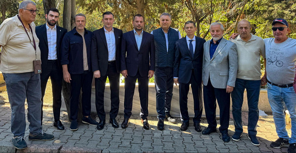 Trabzonspor'un efsane başkanı Mustafa Şamil Ekinci kabri başında anıldı - 1. Resim