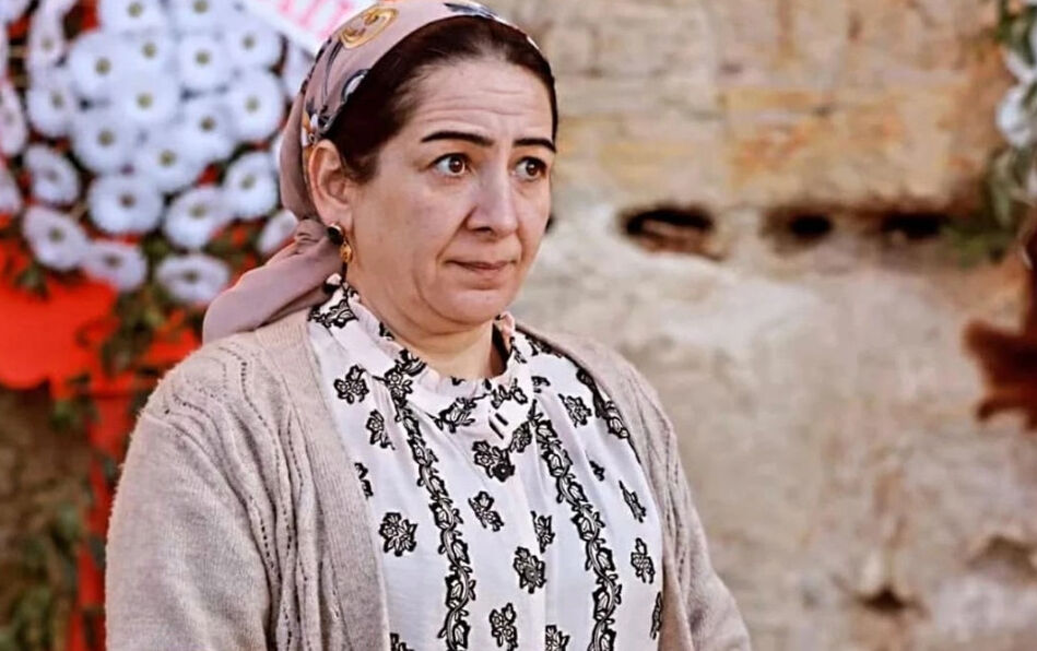 Uzak Şehir Ümmü neden ayrıldı? Uzak Şehir'in Ümmü'sü Zeynep Kankonde diziden çıktı - 1. Resim