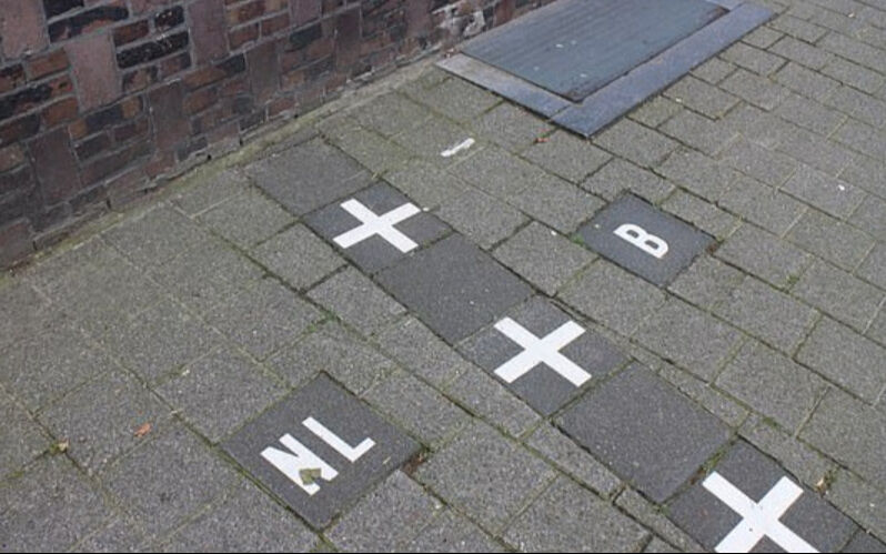 Avrupa’nın yapboz kasabası: Tek bir ev aynı anda iki ülkede! - 2. Resim