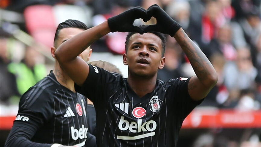 Başkan Adalı madde madde açıkladı: İşte Abraham ve Toure'nin sözleşme detayları... Başkan Adalı madde madde açıkladı: İşte Abraham ve Toure'nin sözleşme detayları... - 7. Resim