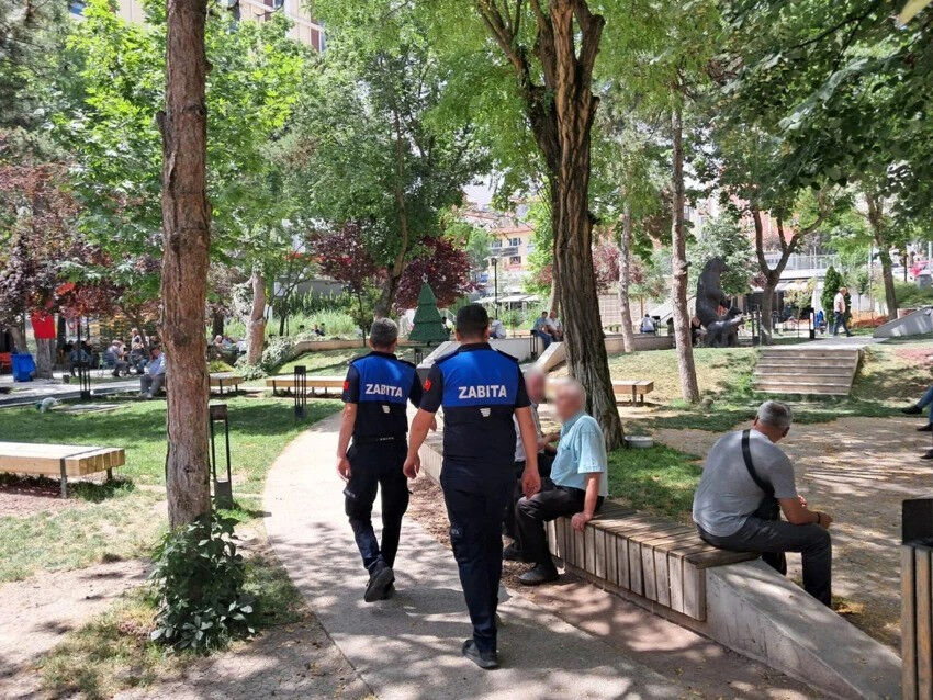 Bu kentte zabıta ekipleri sahada! Yere izmarit atanlar yandı - 2. Resim