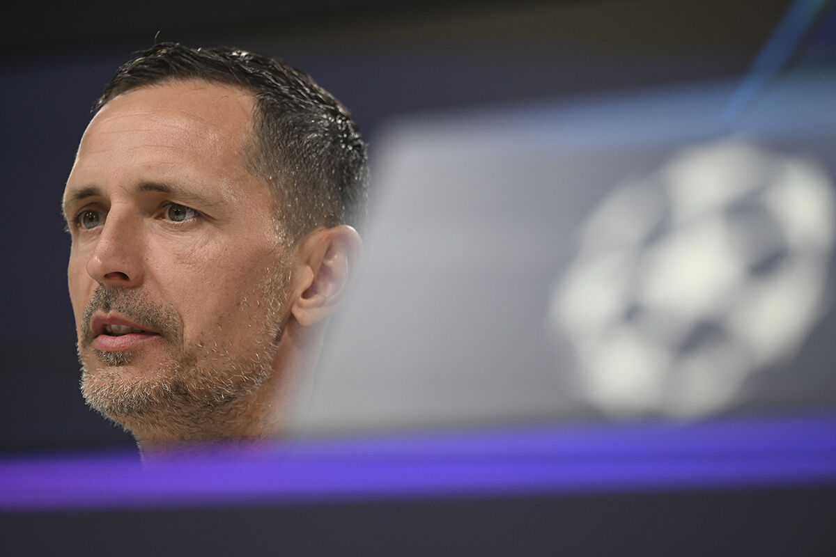 Frankfurt teknik direktörü Toppmöller'den Galatasaray açıklaması: Maça 1-0 geride başlıyoruz! Frankfurt teknik direktörü Toppmöller'den Galatasaray açıklaması: Maça 1-0 geride başlıyoruz! - 3. Resim