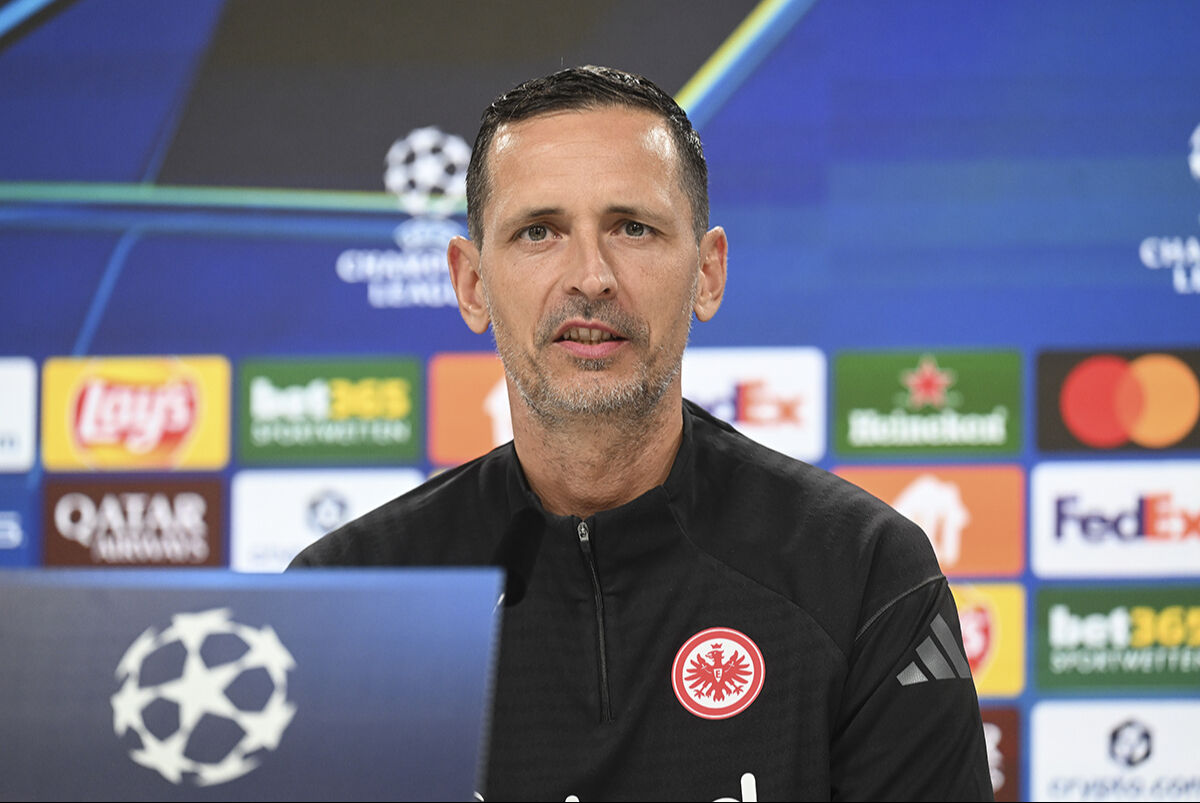 Frankfurt teknik direktörü Toppmöller'den Galatasaray açıklaması: Maça 1-0 geride başlıyoruz! Frankfurt teknik direktörü Toppmöller'den Galatasaray açıklaması: Maça 1-0 geride başlıyoruz! - 1. Resim