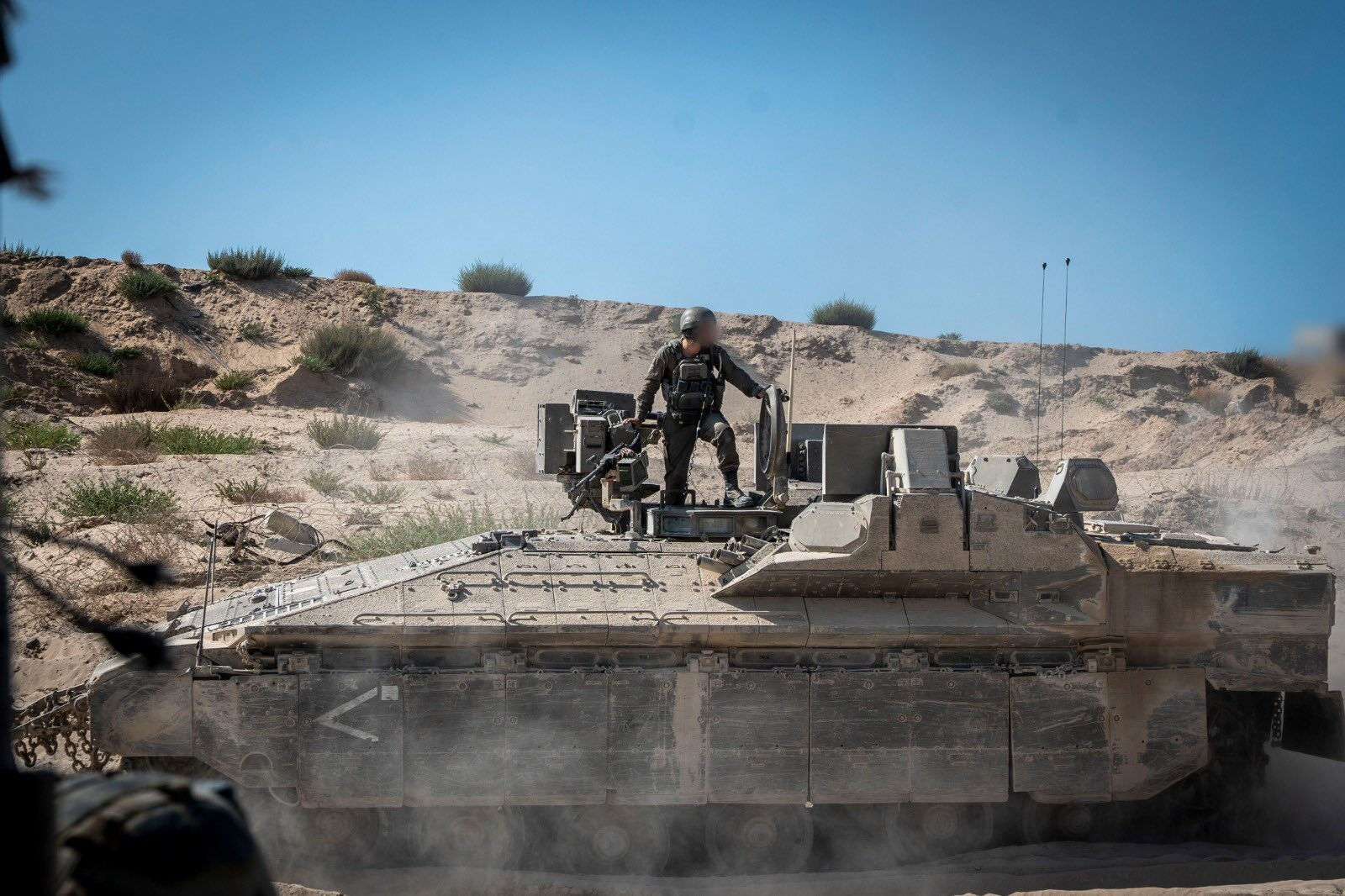 Gazze’de iletişim koptu! İsrail ana hatları vurdu, internet kesildi - 1. Resim