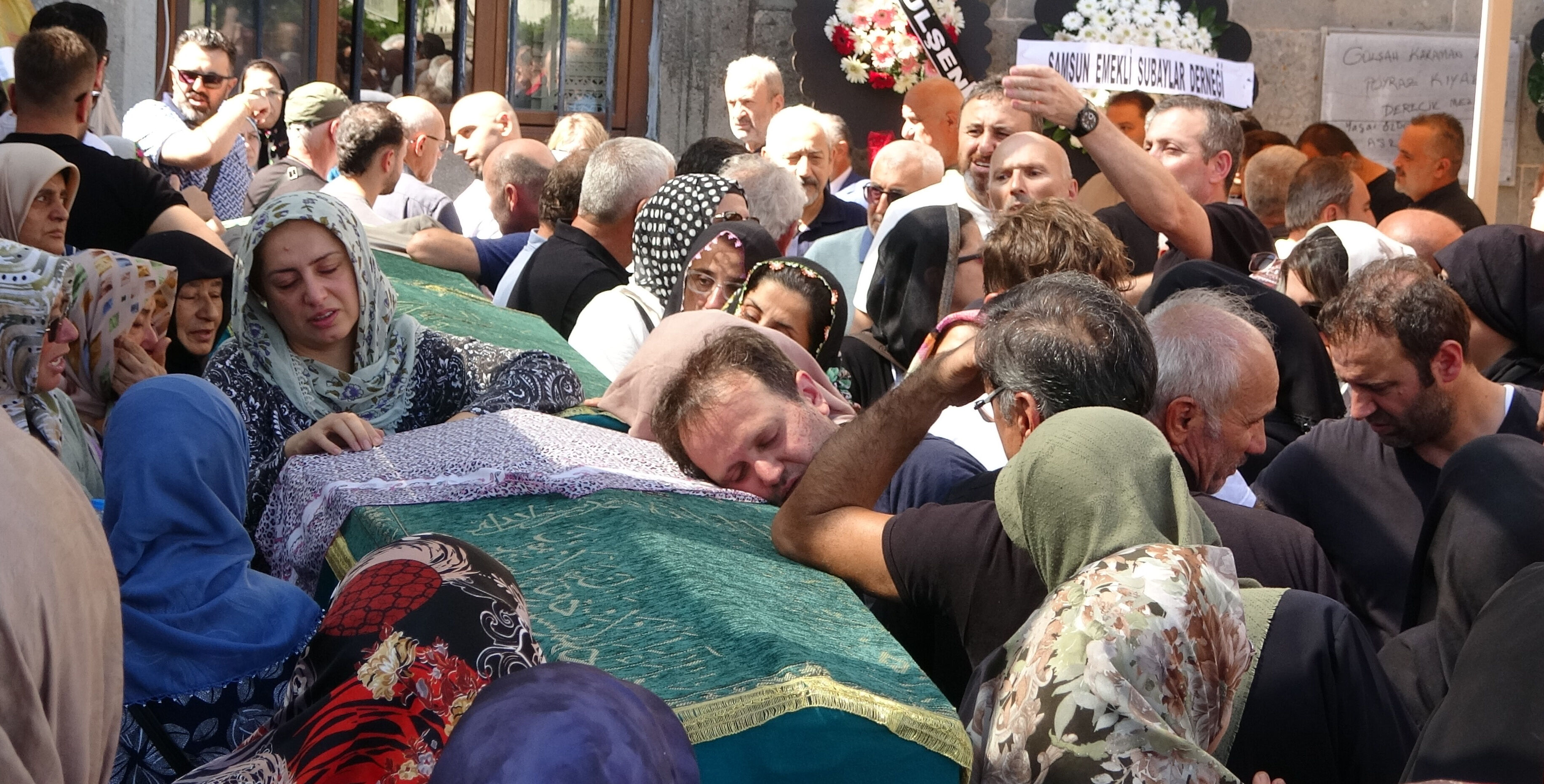 Kazada eşini ve çocuğunu kaybeden doktor tutuklandı! Ölmeden hemen önce mesaj atmış - 1. Resim