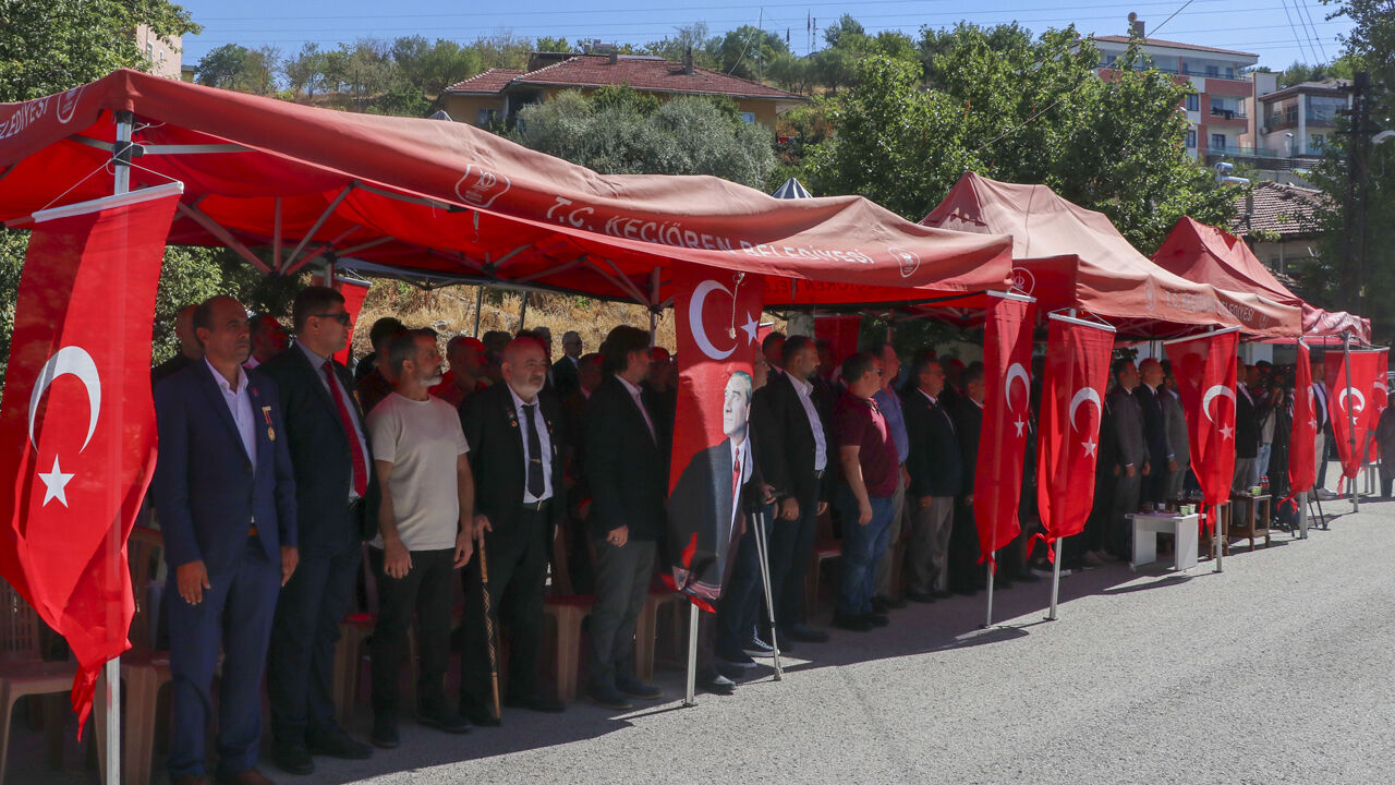 MHP Genel Başkan Yardımcısı Yurdakul'dan Terörsüz Türkiye mesajı: Şehitlerimiz ve gazilerimiz kırmızı çizgimizdir MHP Genel Başkan Yardımcısı Yurdakul'dan Terörsüz Türkiye mesajı: Şehitlerimiz ve gazilerimiz kırmızı çizgimizdir - 1. Resim