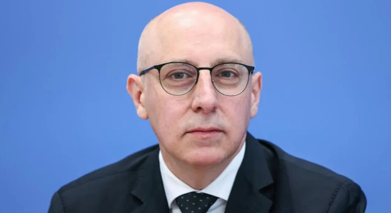 Sinan Selen kimdir, Almanya iç istihbaratında hangi görevleri üstlendi? - 1. Resim