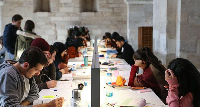 Sultangazi Belediyesi'nden gençlere destek! Ulaşım masrafları karşılanacak - 1. Resim