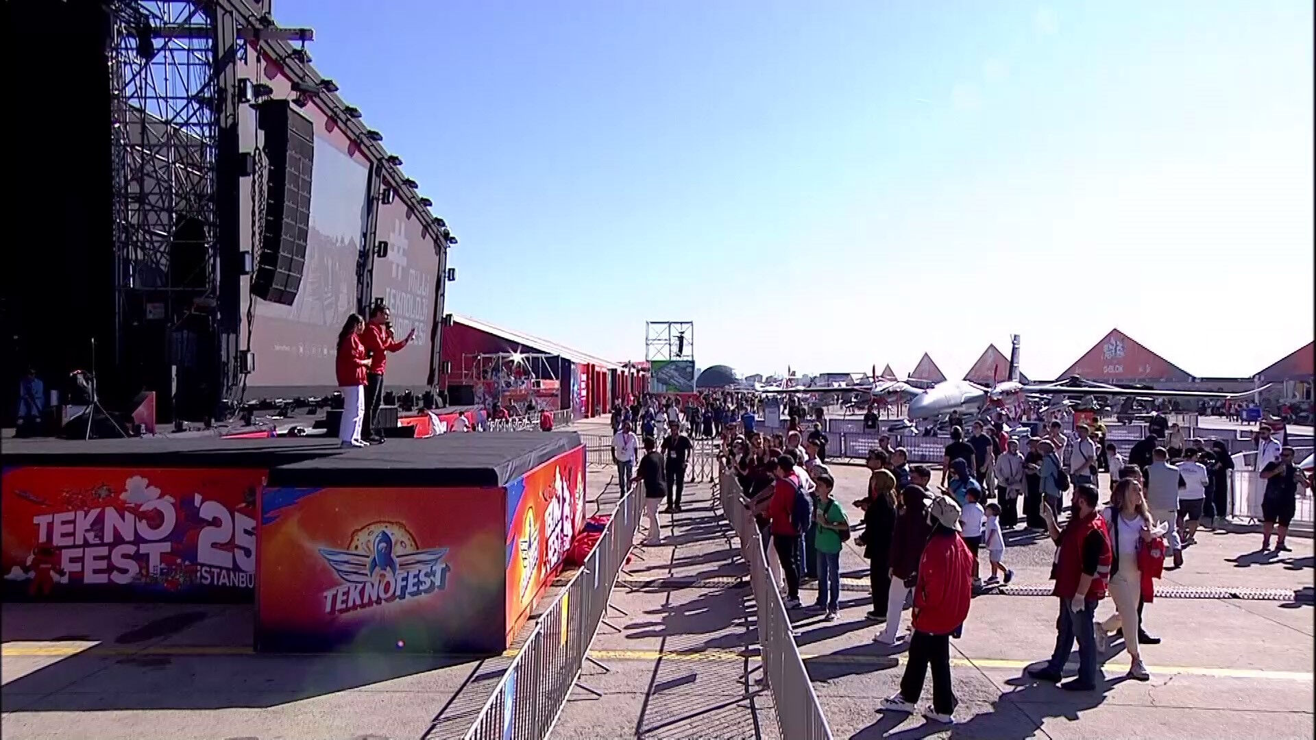 TEKNOFEST İstanbul başladı! Milli projeler, yenilikçi fikirler, nefes kesen gösteriler... - 1. Resim