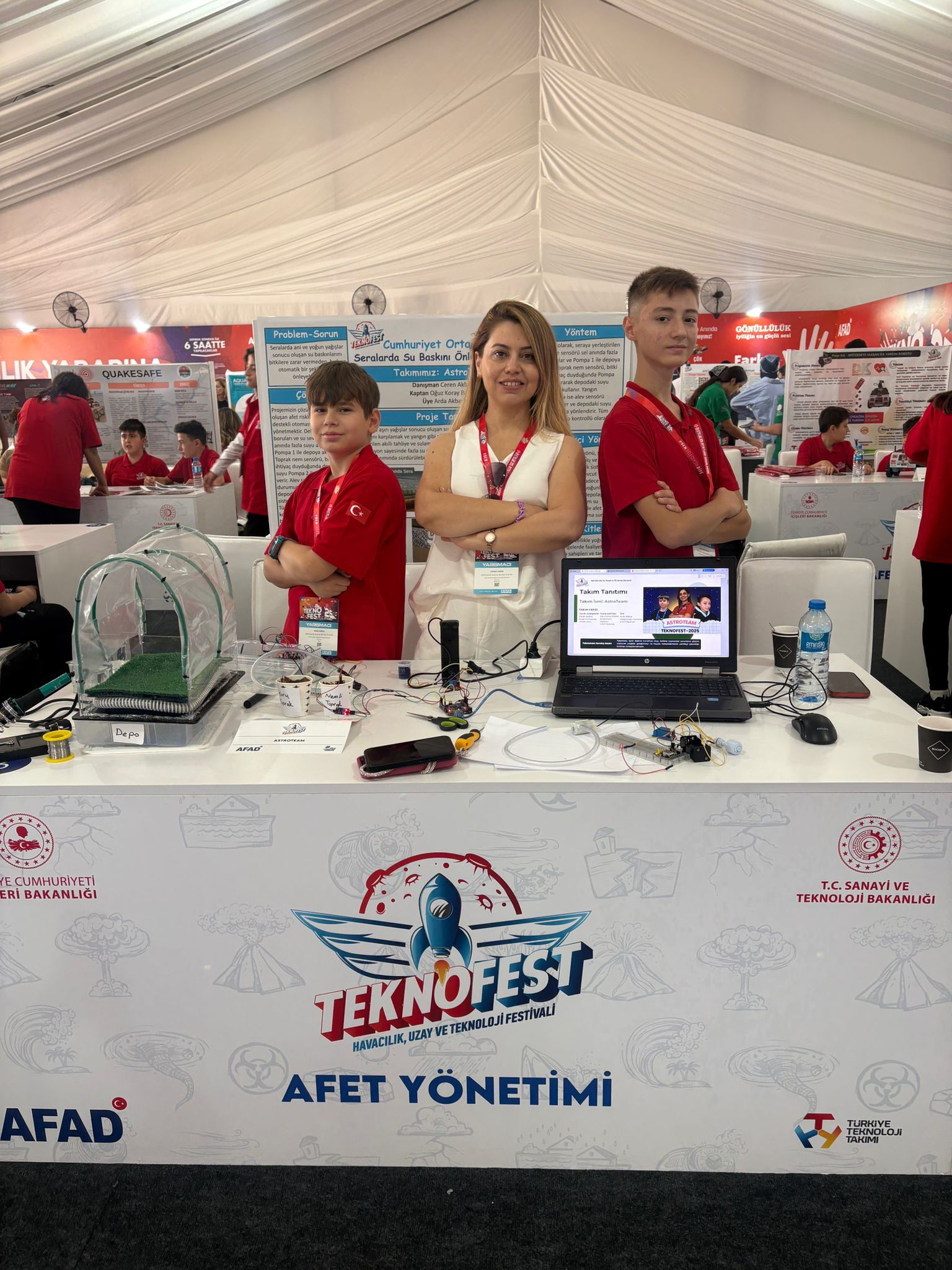 TEKNOFEST'in finalistleri Turkiyegazetesi.com.tr'ye konuştu! Biri 11, diğeri 13 yaşında, sera projesi ile tarıma katkı sağlıyorlar - 1. Resim