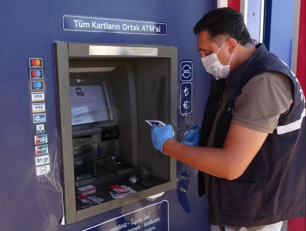 60 çalıntı kartla ATM soymaya çalıştı - 2. Resim