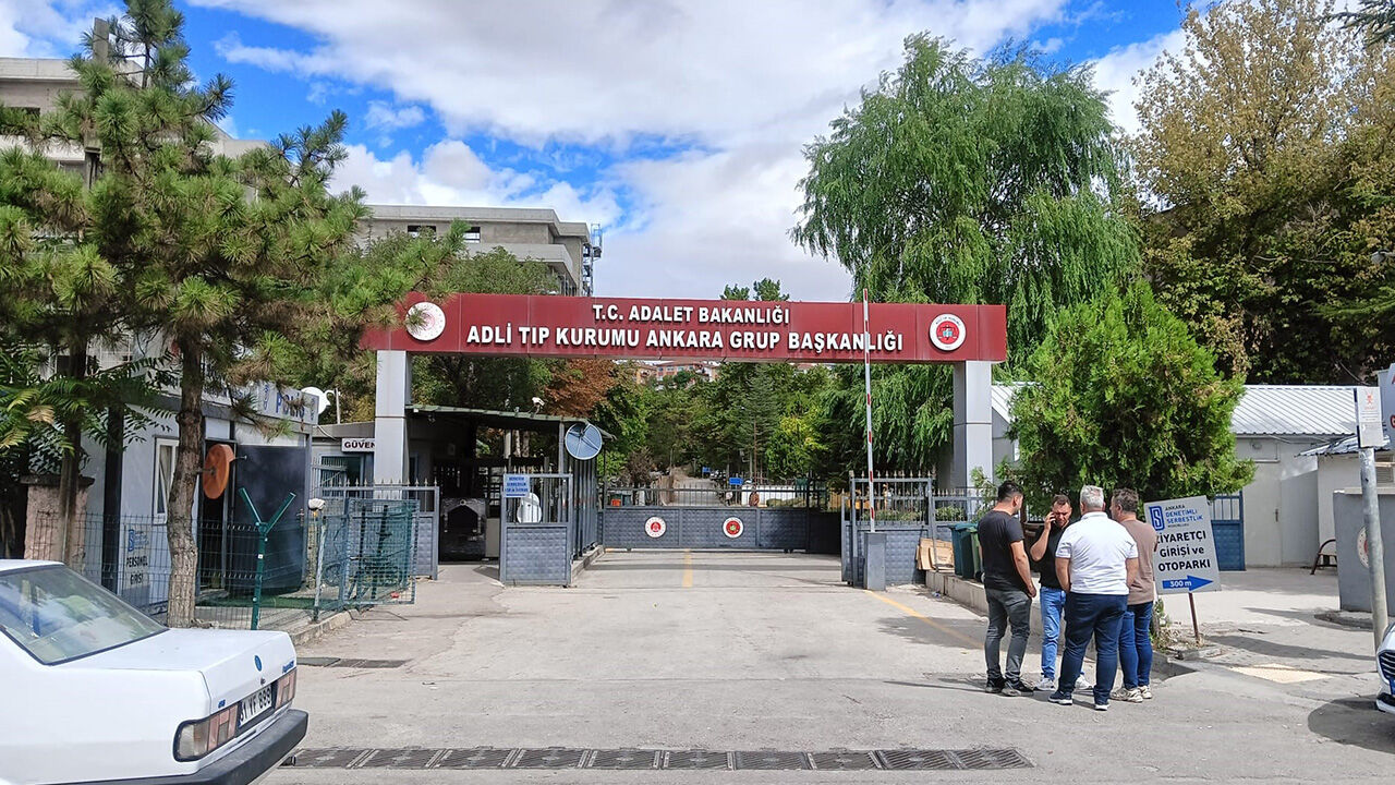 Ankara'da yürek yakan ölüm! 6 yaşındaki çocuk 13'üncü kattan düştü Ankara'da yürek yakan ölüm! 6 yaşındaki çocuk 13'üncü kattan düştü - 1. Resim