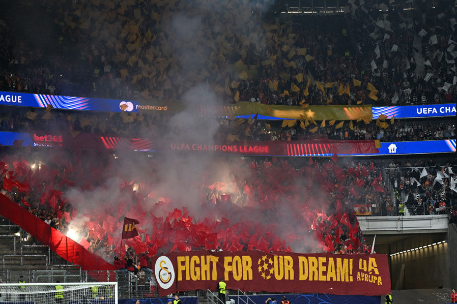 Galatasaray, Şampiyonlar Ligi'ne hezimetle başladı: Almanya'da tarihi yenilgi Canlı: Eintracht Frankfurt - Galatasaray maçı - 4. Resim