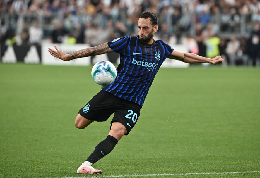 Hakan Çalhanoğlu şov yaptı, Inter 3 puanla başladı - 1. Resim