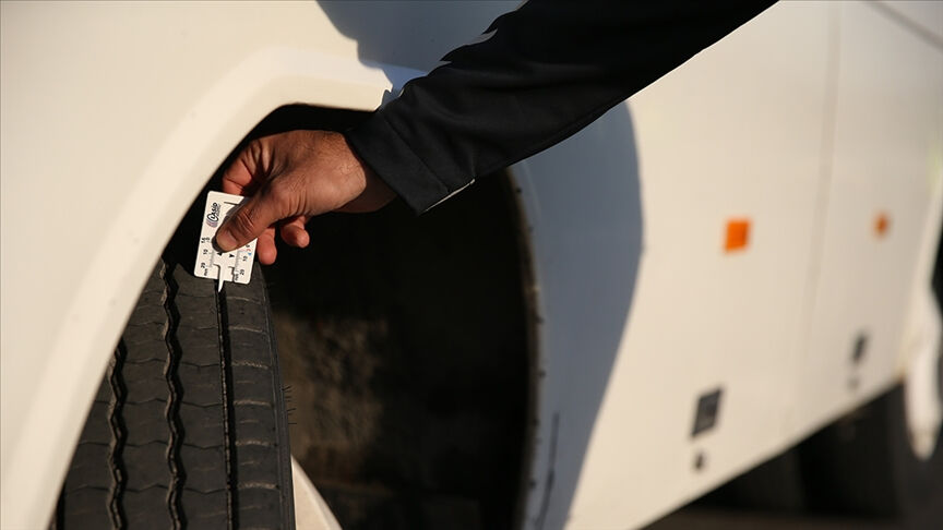 Kış lastiği ne zaman takılır, zorunlu mu, cezası var mı? Uygulamayı Bakan Uraloğlu duyurmuştu! - 1. Resim