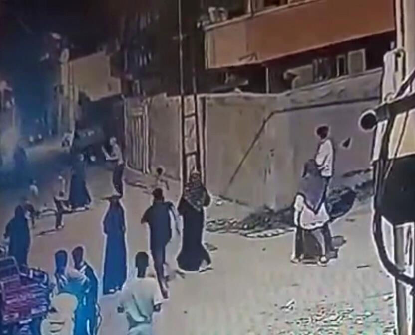 Sesinden rahatsız olduğu çocukları sopayla dövdü - 1. Resim