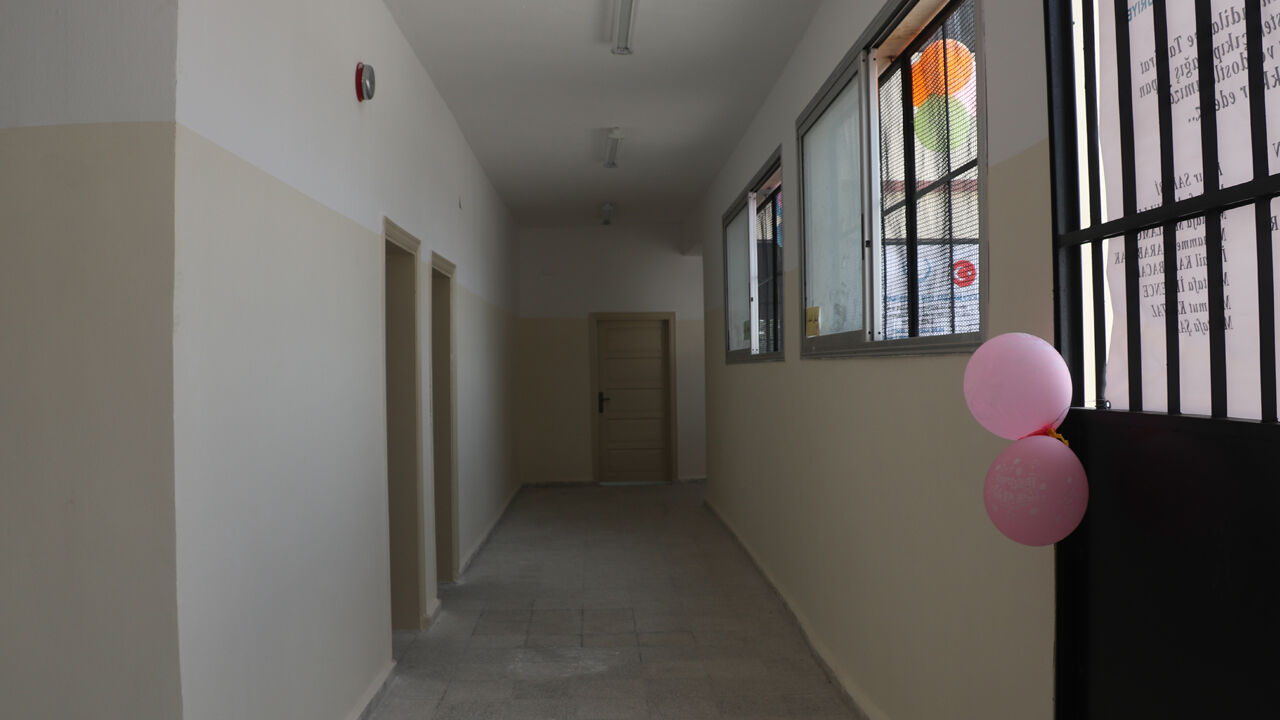 Türkiye'den Suriye'ye yardım eli: İç savaşta yıkılan okul yeniden açıldı Türkiye'den Suriye'ye yardım eli: İç savaşta yıkılan okul yeniden açıldı - 2. Resim