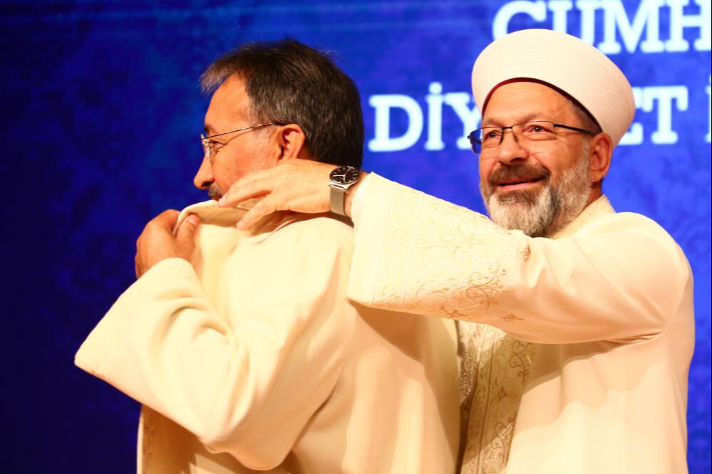 Ali Erbaş emekli mi oldu, yerine kim geçti? Safi Arpaguş cübbesini giydi Ali Erbaş emekli mi oldu, yerine kim geçti? Safi Arpaguş cübbesini giydi - 2. Resim