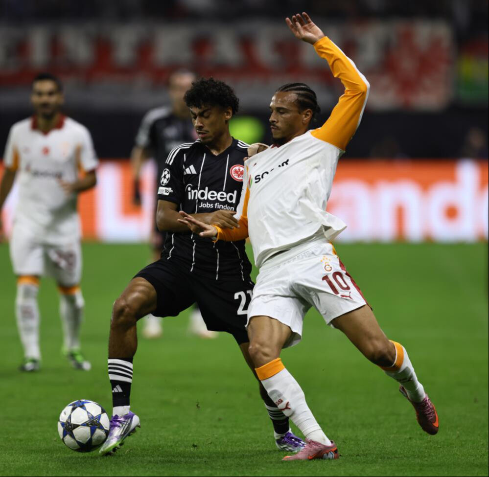 Alman basınında manşetler Galatasaray! "Frankfurt rakibin zayıflığından acımasızca yararlandı" Alman basınında manşet Galatasaray! "Frankfurt rakibin zayıflığından acımasızca yararlandı" - 4. Resim