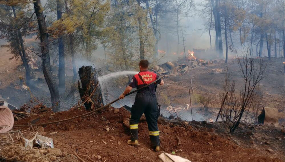 Antalya ve Muğla kabusu yaşıyor! Alevler mahalleleri sardı, söndürülemiyor - 3. Resim