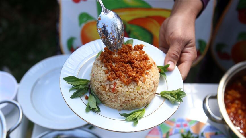 Endonezya'daki okullarda toplu gıda zehirlenmesi! Yüzlerce öğrenci hastanelik oldu Endonezya'daki okullarda toplu gıda zehirlenmesi! Yüzlerce öğrenci hastanelik oldu - 1. Resim
