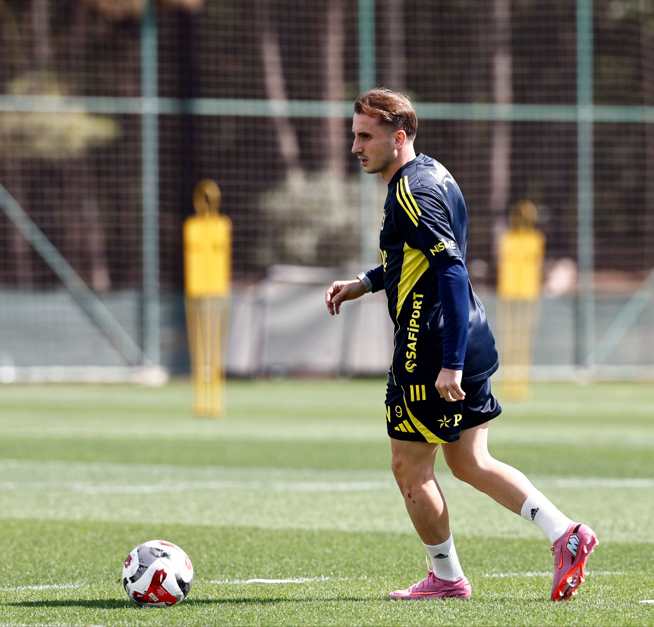 Fenerbahçe'de Kasımpaşa hazırlıkları: Edson Alvarez geri döndü Fenerbahçe'de, Kasımpaşa maçı hazırlıkları başladı - 1. Resim